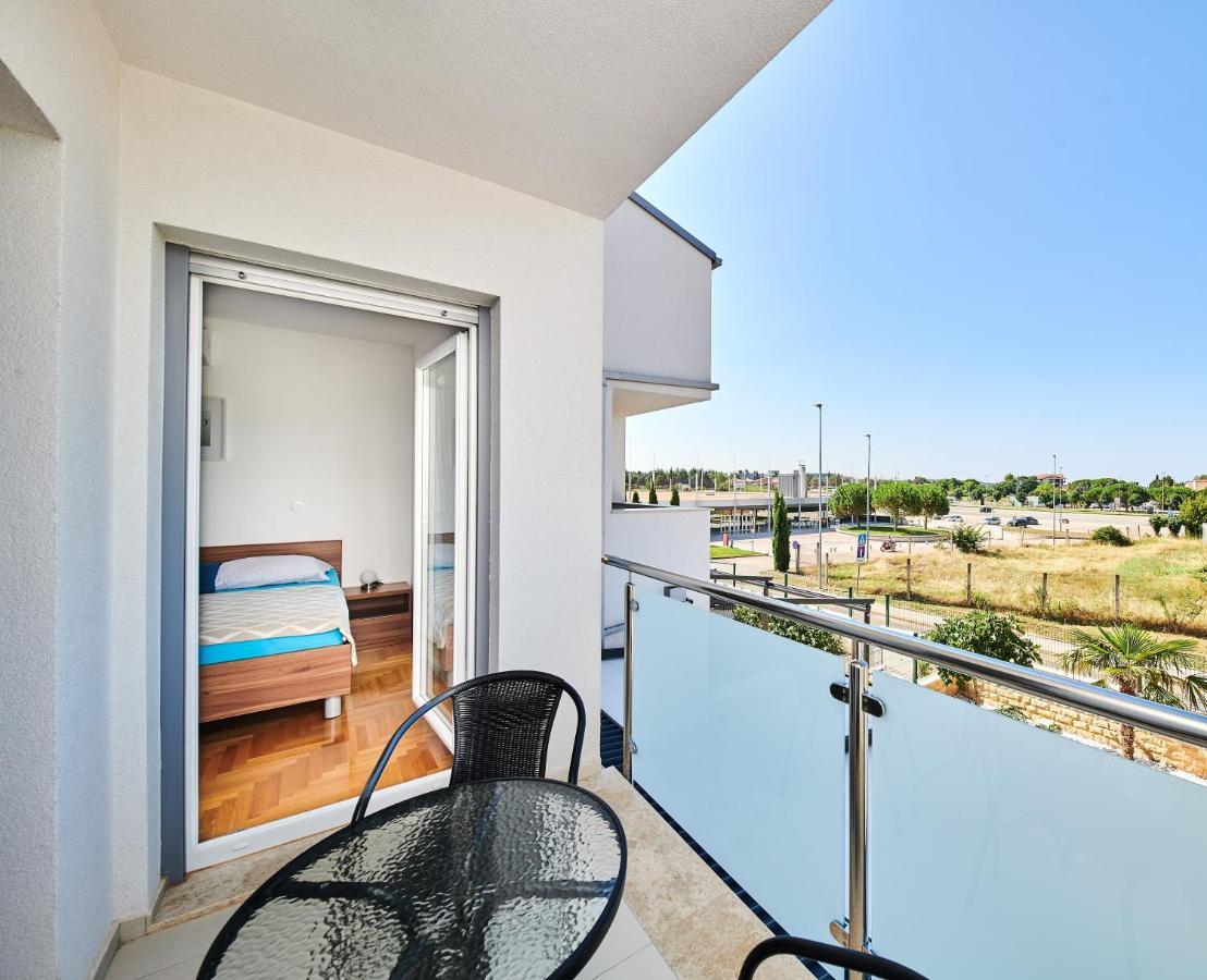 Ferienwohnung Sommer Novigrad Istria Esterno foto