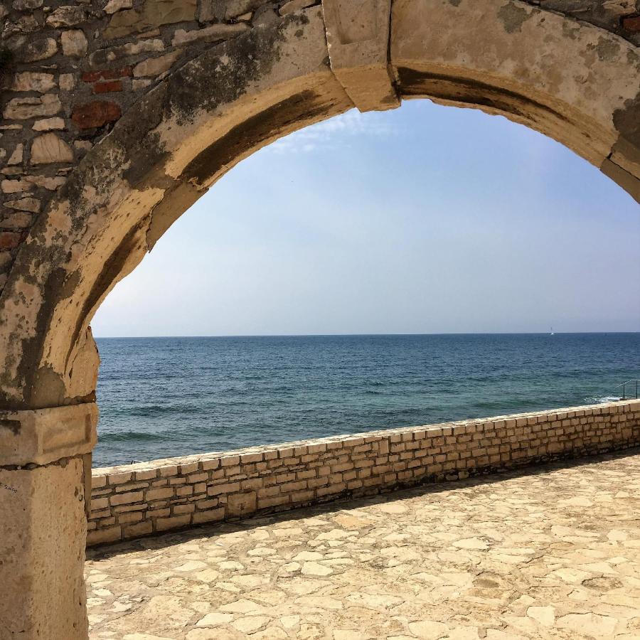 Ferienwohnung Sommer Novigrad Istria Esterno foto