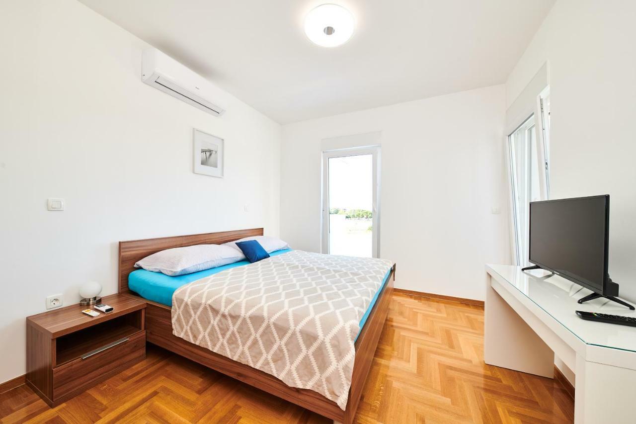 Ferienwohnung Sommer Novigrad Istria Esterno foto