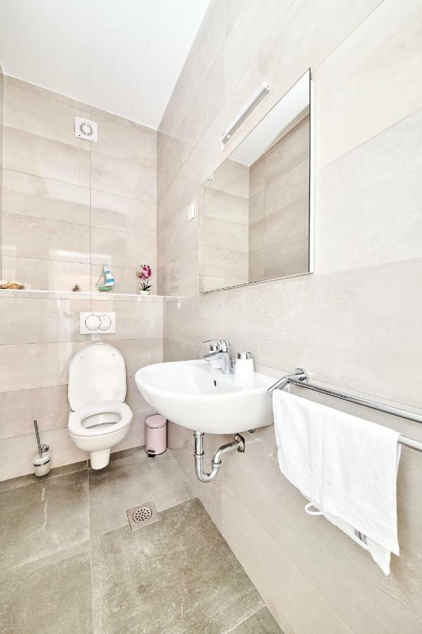 Ferienwohnung Sommer Novigrad Istria Esterno foto